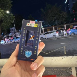 Thuốc bôi gel lập tức giảm đau và làm dịu da, phù hợp cho người lớn sử dụng. Sản phẩm an toàn, không gây mùi, không gây nhiệt, có nguồn gốc từ Nhật Bản.